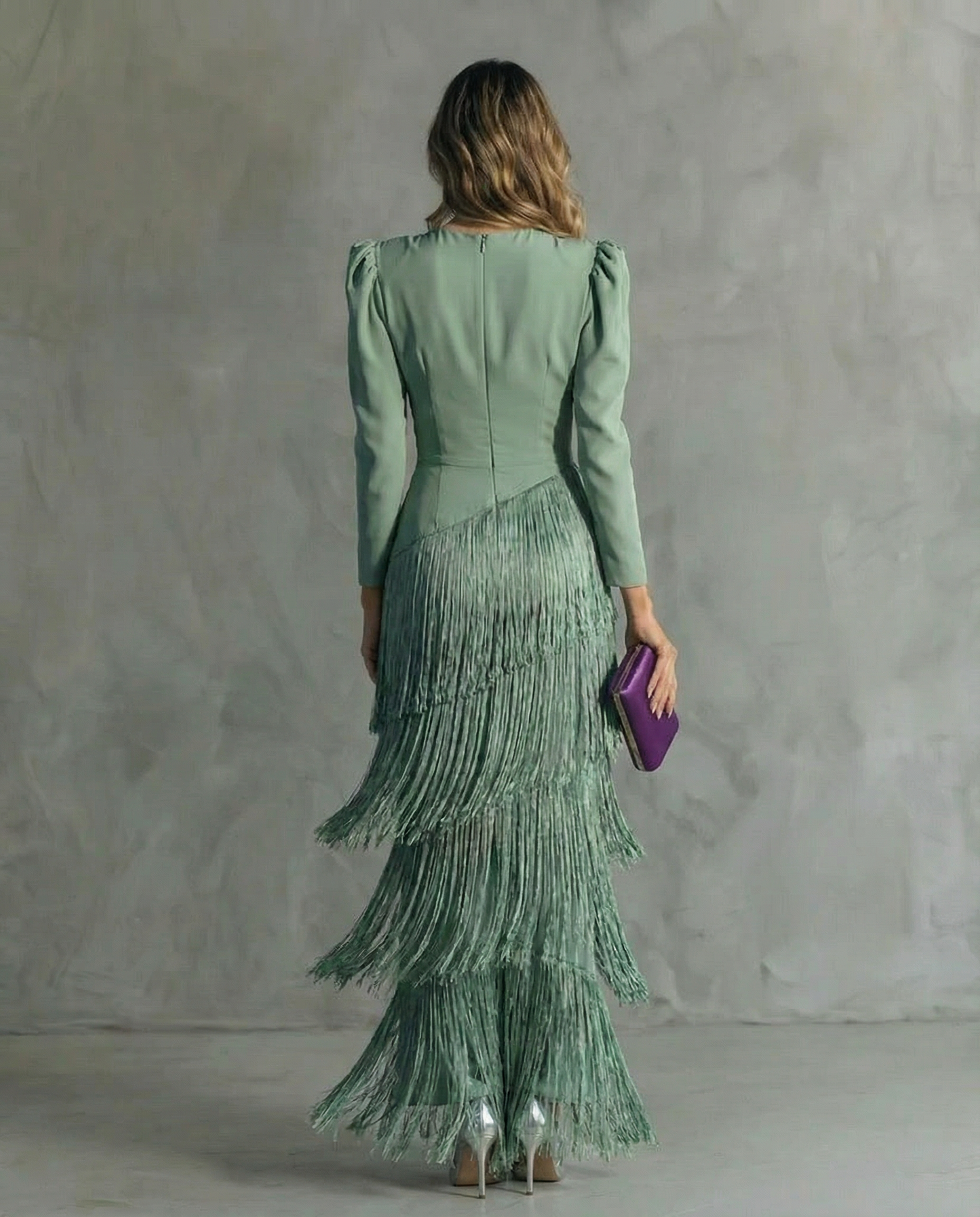 Violeta | Vestido elegante con mangas de flecos