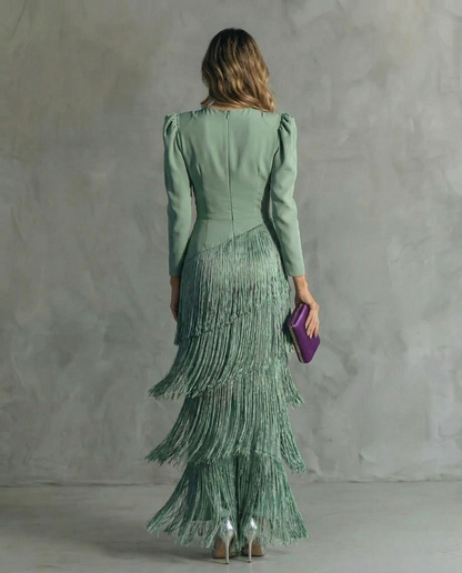 Violeta | Vestido elegante con mangas de flecos